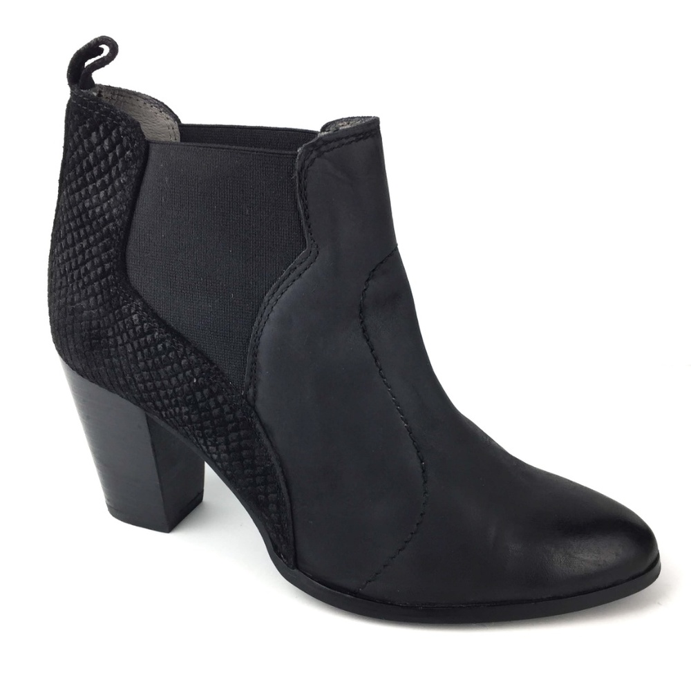 Seychelles Black Textured Leather Booties